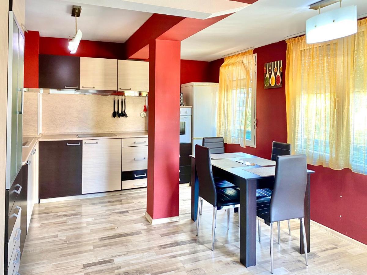 Colorful Apartment In Central Stara Zagora Ngoại thất bức ảnh